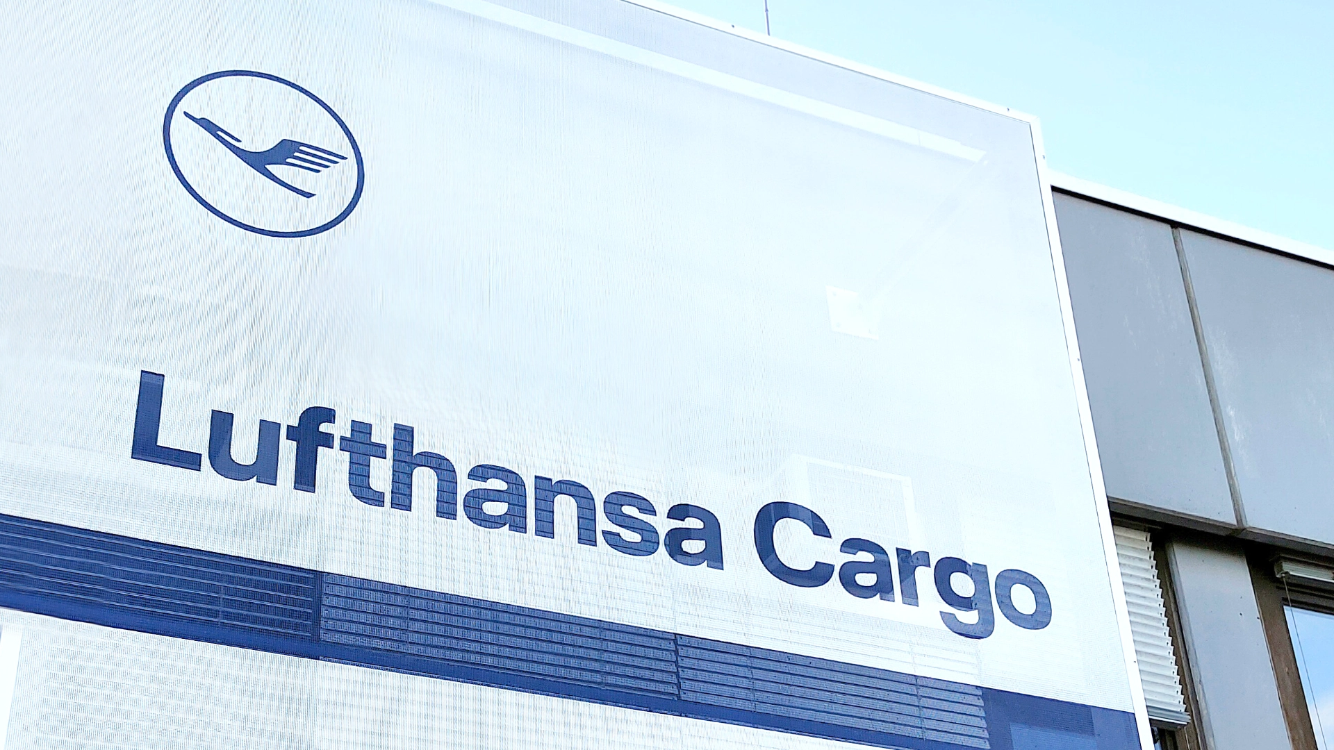 textile-facade-with-passive-cooling